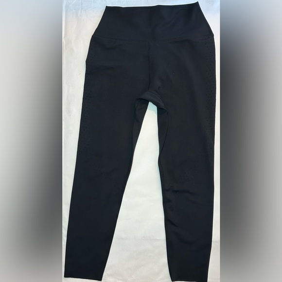 Buffbunny Allure High Waisted Perforated Crop Leggings Black Size Small - Picture 4 of 5